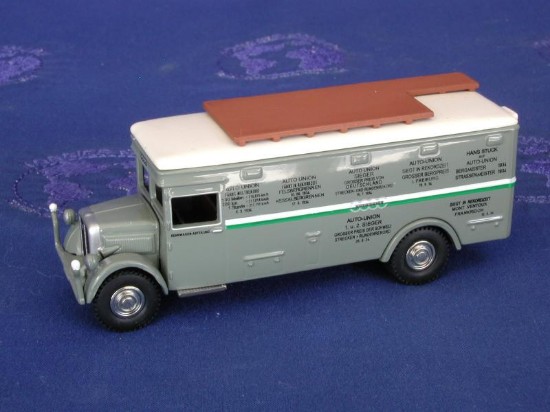 nag-bussing-race-car-transporter-bub-premium-classixxs-BUB07350