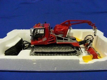pistenbully-600-with-crane-snow-groomer-ros--srl-ROS80103.5