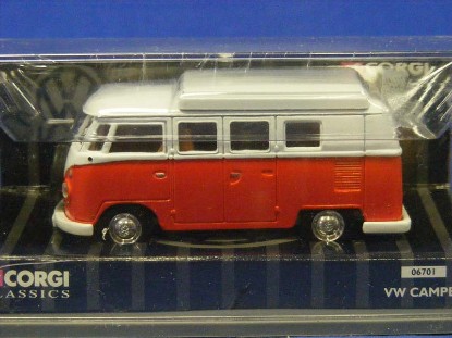 vw-camper-vermillion-corgi-COR06701