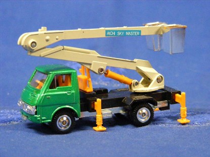 isuzu-aichi-skymaster-bucket-truck-grip-zechin-GRI40